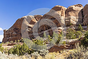 Close up of stratified rocks along the Devil's Kitchen Trail