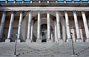 Close up view of the front entrance and steps of Leeds City hall in west yorkshire