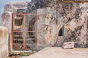 A closed gate in ranthambhore fort