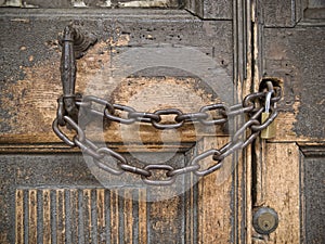 Closed lock with chain