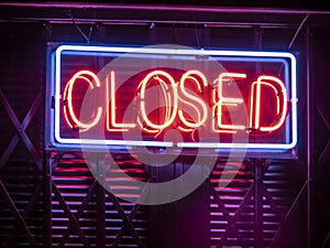 Closed neon sign