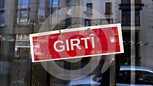 closed sign in Kurdish