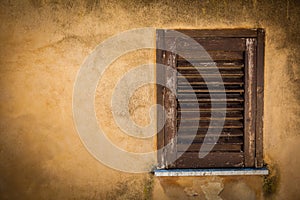 Closed wood window