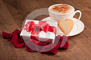 Closeup image of present and cupcoffee