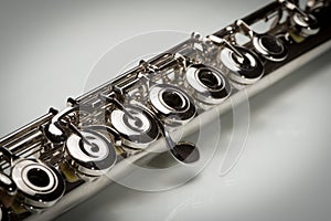 Keys of a platinum plated silver flute