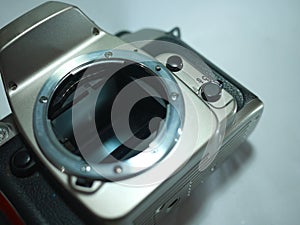 Single lens reflex camera shutter mirror