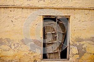 Closeup shot of a historical wooden door of a building in Rajasthan, India