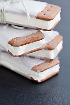 Ice cream biscuits