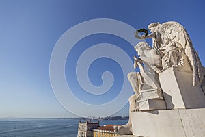 Closeup of statues at the Arco da Rua Augusta in Lisbon