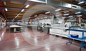 Clothing factory - Automatically cutting textile