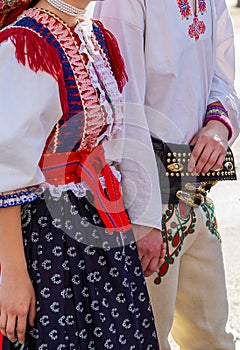 Oblečenie špeciálne zdobené u jedného slovenského páru tanečníkov