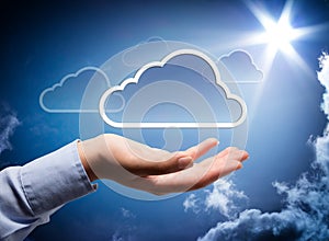 Cloud technology in your handÃ¯Â¿Â¼