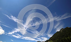 clouds of cirrus that anticipated the bad weather in the mountai