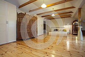 Cloudy home - wooden screen