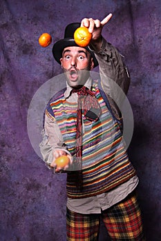 Clown joggling