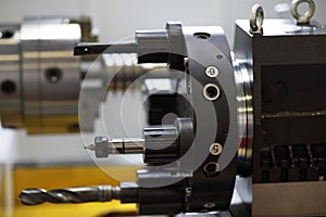 CNC lathe machine with tool turret disk