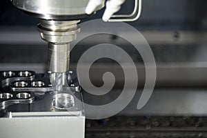 The CNC milling machine use solid end-mill tool