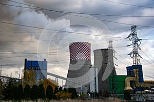 Coal-fired power plant with chimneys