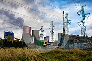 Coal-fired power plant with chimneys