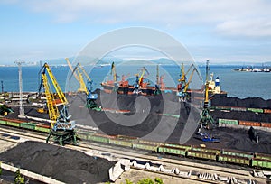 Coal loading on a vessel