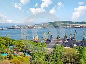 Coal loading on a vessel