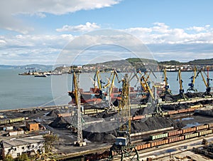 Coal loading on a vessel