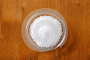 Coarse grained edible salt