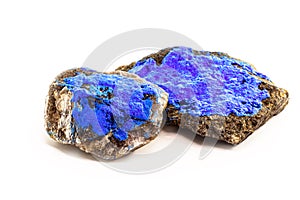 Cobalt is a chemical element present in the enameled mineral  which is used as a pigment for the blue tint in the entire