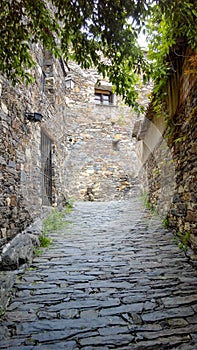 Cobbled street in the town of Patones (Madrid photo
