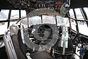 Cockpit C-130 Hercules