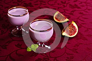 Cocktai violet colorl