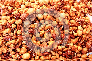 cocktail acaramelado (Caramel mixed nuts) photo