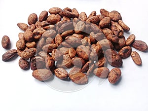 Cocoa beans or cocoa beans are the seeds of the cocoa tree fruit that have gone through a fermentation and drying process