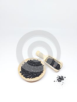 Coconut shell activated carbon for water filtration and beauty needs