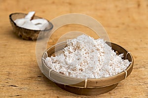 Coconut pulp grated to thin slices