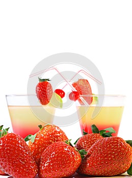 Coctails and strawberries