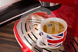 Coffe machine and cup with union jack