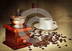 Coffee bean grinder