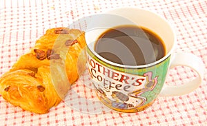 Coffee and a bun: elevenses.