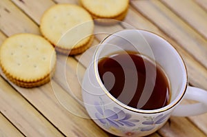 Coffee with crackers