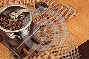 Coffee grain grinder