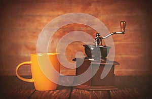 Coffee gringer and cup