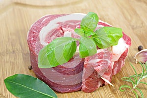 Coiled raw beef with basil