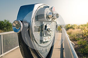 Coin-operated binoculars