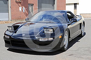 Car on the street / 1991 Acura NSX 5-Speed 3.0-Liter VTEC V6 Berlina Black 0019