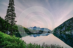 Alta montagna laghi selvatichezza da 