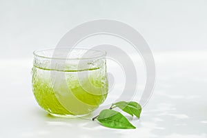 Cold green tea