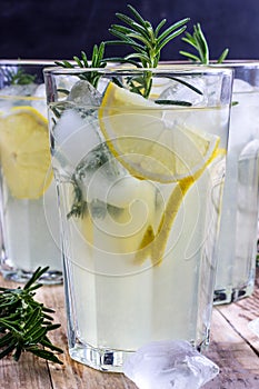 Cold lemon drink