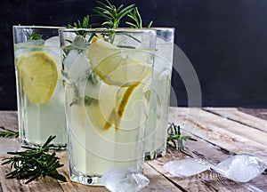 Cold lemon drink