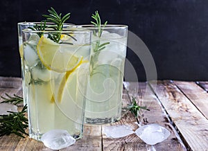 Cold lemon drink